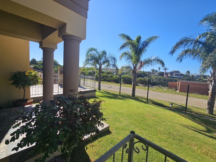 4 Bedroom Property for Sale in Wavecrest Eastern Cape